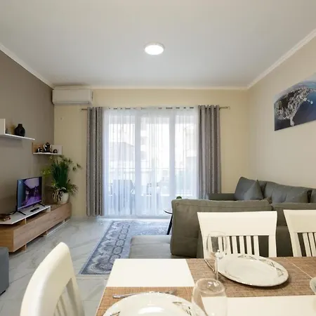 Happy Apartment *